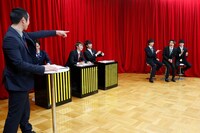 「即興大喜利グランプリを予習！」の様子。