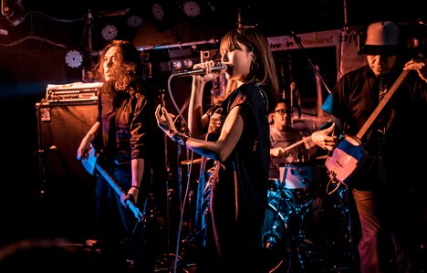 カミツキ(Photo by Shin Ishihara)