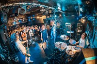 カミツキ（Photo by Shin Ishihara）