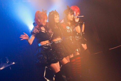 「LADYBABY【TOUR 2018-SADAME-】」大阪・Music Club JANUS公演の様子。