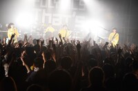 POLYSICS「結成20周年記念TOUR "That's Fantastic!" ～Hello! We are New POLYSICS!!!!～」東京・LIQUIDROOM公演の様子。（撮影：緒車寿一）
