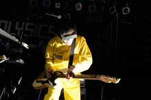 POLYSICS「結成20周年記念TOUR "That's Fantastic!" ～Hello! We are New POLYSICS!!!!～」東京・LIQUIDROOM公演の様子。（撮影：緒車寿一）