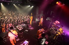 POLYSICS「結成20周年記念TOUR "That's Fantastic!" ～Hello! We are New POLYSICS!!!!～」東京・LIQUIDROOM公演の様子。（撮影：緒車寿一）