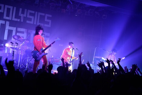 POLYSICS「結成20周年記念TOUR "That's Fantastic!" ～Hello! We are New POLYSICS!!!!～」東京・LIQUIDROOM公演の様子。（撮影：緒車寿一）