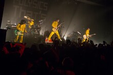 POLYSICS「結成20周年記念TOUR "That's Fantastic!" ～Hello! We are New POLYSICS!!!!～」東京・LIQUIDROOM公演の様子。（撮影：緒車寿一）