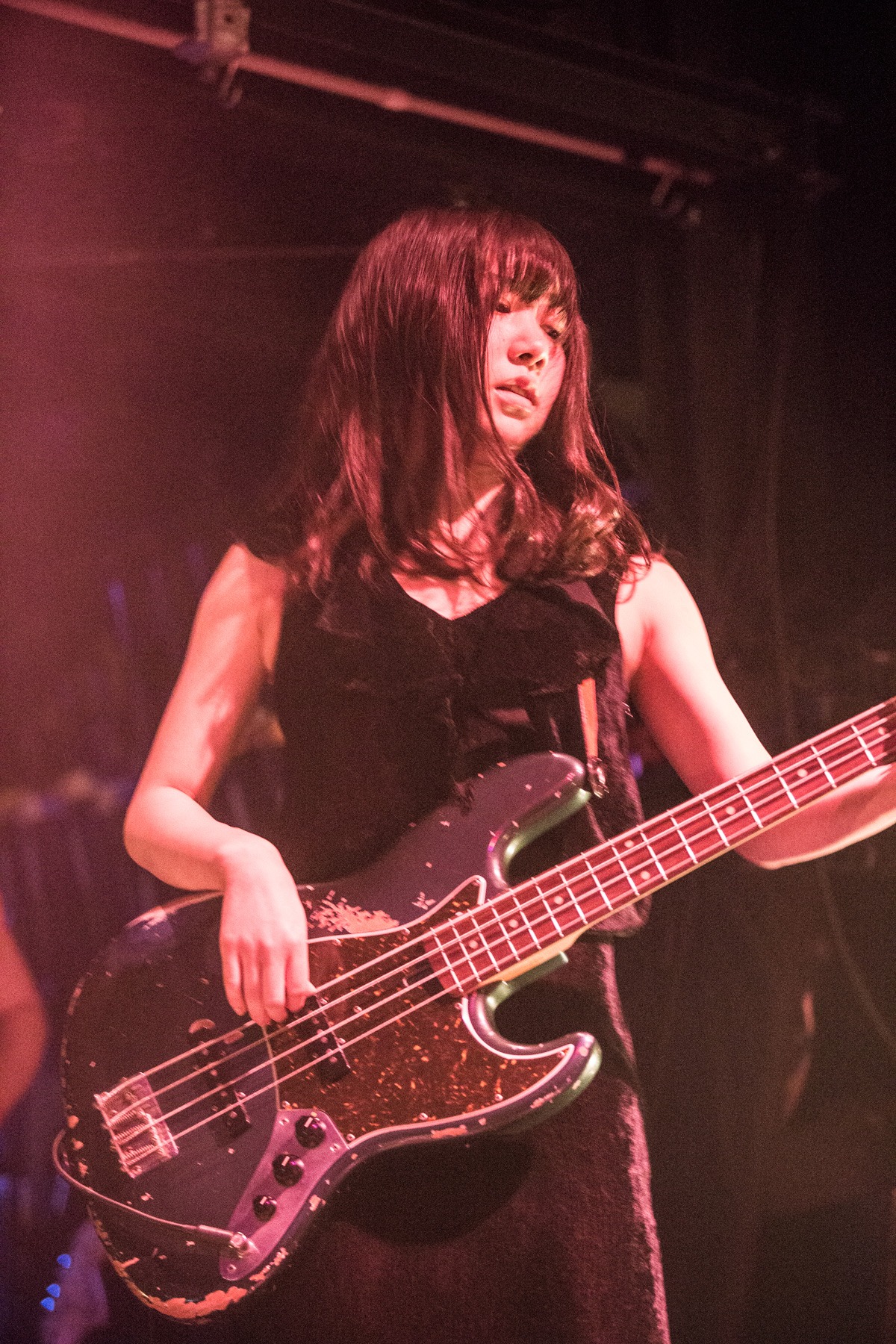 藤本ひかり（B / 赤い公園）（Photo by Daisuke Ishizaka[Hatos]）