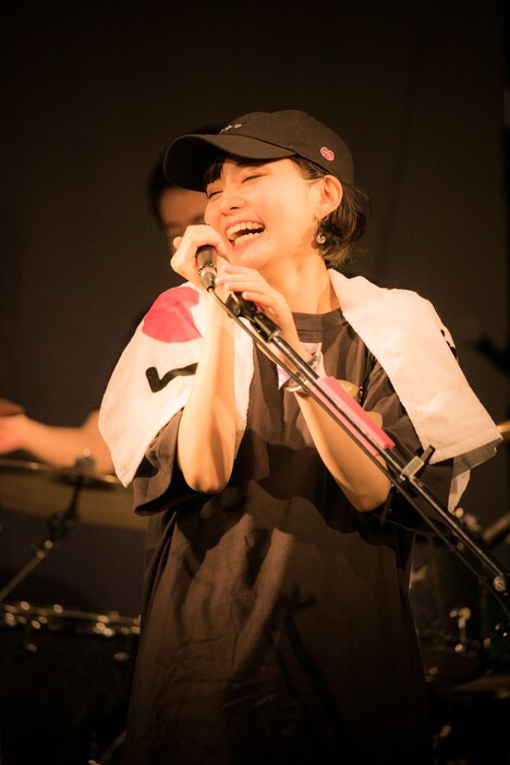 ナナヲアカリ（撮影：米山三郎 [SignaL]）