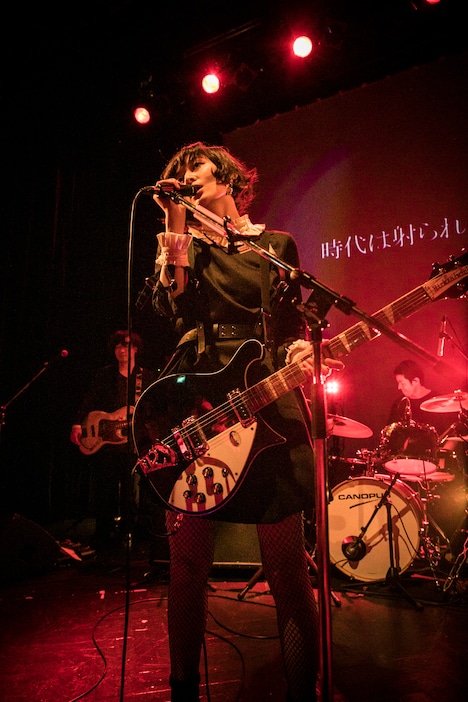 ナナヲアカリ（撮影：米山三郎 [SignaL]）