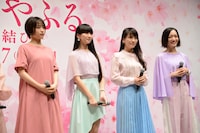 左から広瀬すず、かしゆか、あ～ちゃん、のっち。