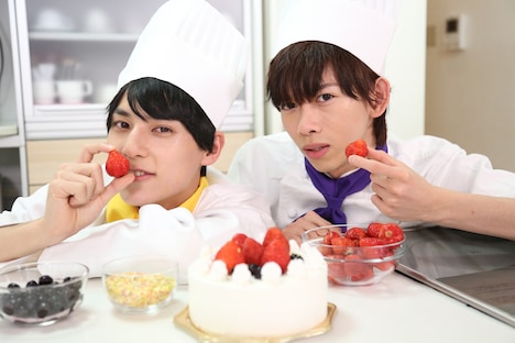 ケーキ作りに挑戦した超特急のユースケとリョウガ。