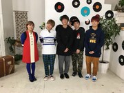 左からMCのIMALU、04 Limited Sazabys。