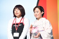 部門賞・演歌賞を受賞した葵かを里（写真右）。