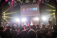 「アイドルカレッジ ベスト オブ ミュージック2018～神曲カウントダウン！全64曲の頂点はどれだ!?」の様子。（撮影：古川朋久）