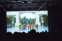 オープニングムービー上映時の様子。（Photo by Ryosuke Yuasa）