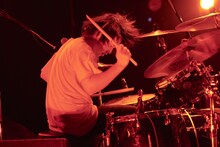 長谷川啓太（ドミコ / Dr）（Photo by Ryosuke Yuasa）