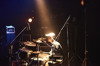 柳澤豊（MONO NO AWARE / Dr）（Photo by Ryosuke Yuasa）