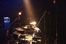 柳澤豊（MONO NO AWARE / Dr）（Photo by Ryosuke Yuasa）