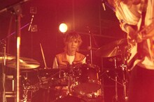 藤本夏樹（Tempalay / Dr）（Photo by Ryosuke Yuasa）