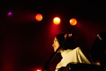 AAAMYYY（Tempalay / サポートメンバー）（Photo by Ryosuke Yuasa）