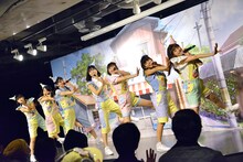 はちみつロケット「はちみつロケット ～黄金の七人～」「おかしなわたしとはちみつのきみ」リリース記念イベントの様子。