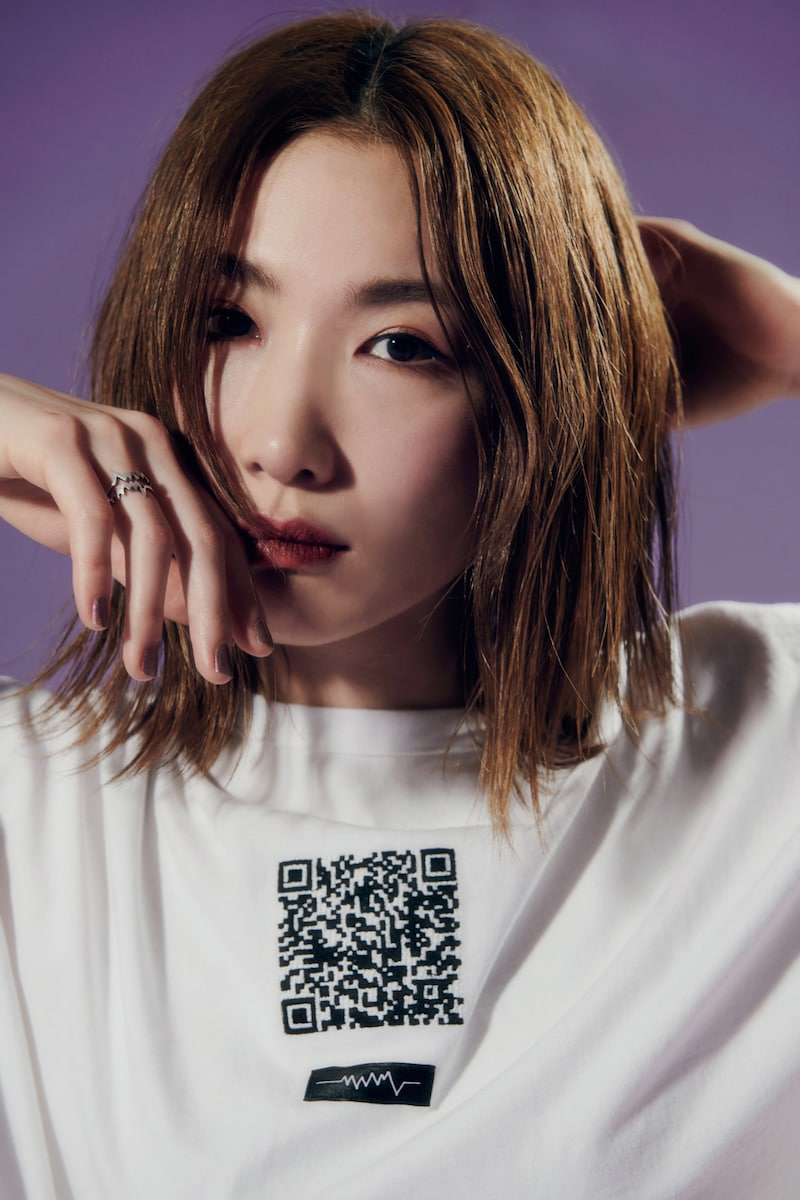 SUSU by Ikkyu Nakajimano商品を着用した中嶋イッキュウ。