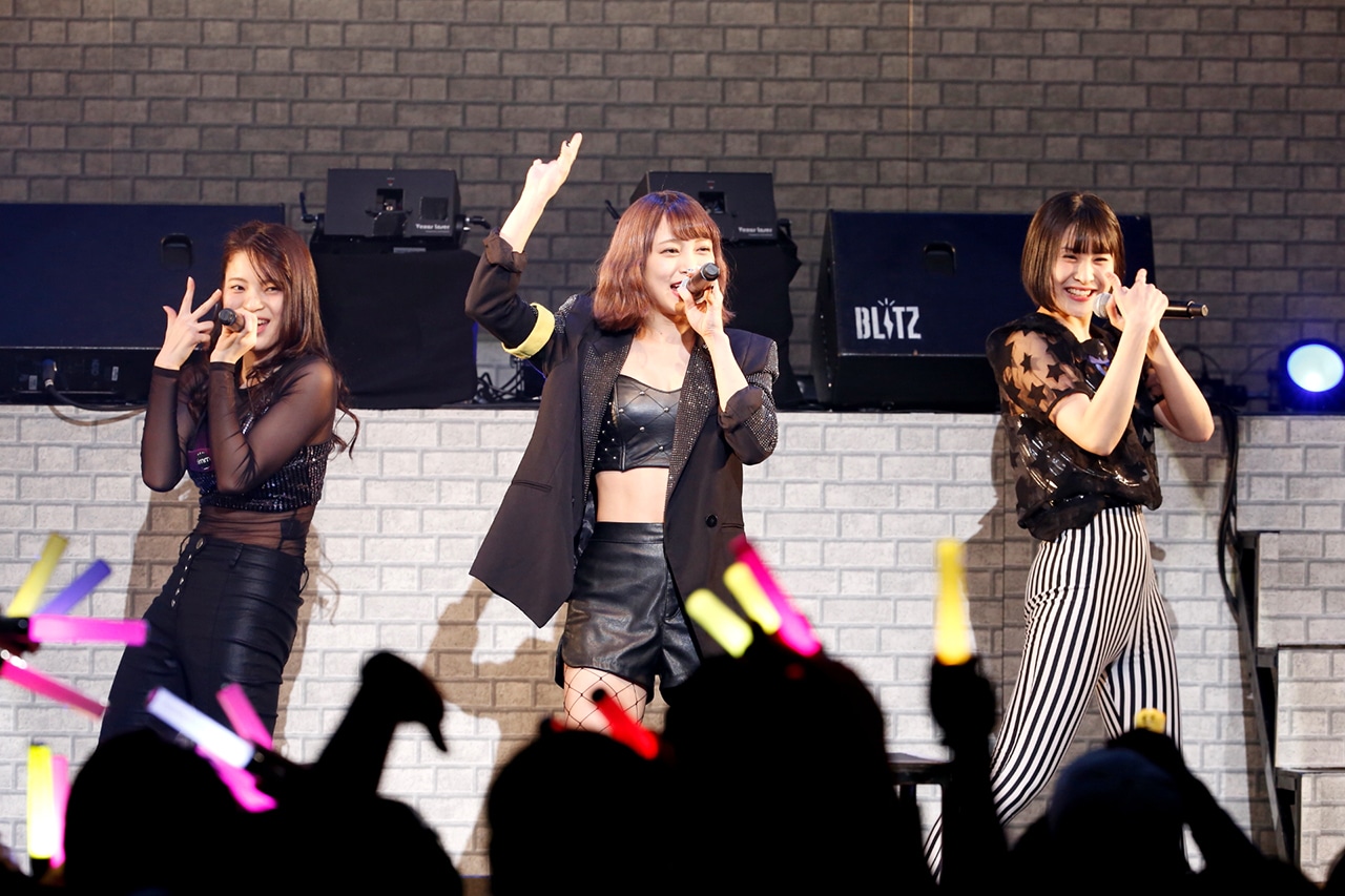 左から吉澤玲菜、郡司英里沙、川崎優菜。