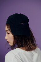 SUSU by Ikkyu Nakajimano商品を身に付けた中嶋イッキュウ。