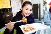 10月に掲載された柏木ひなた。