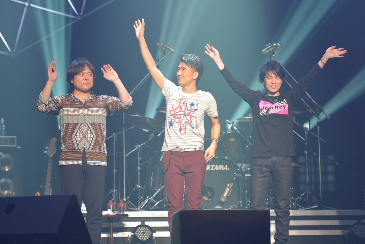 「25th Anniversary DEEN LIVE JOY Special 日本武道館2018」の様子。