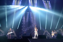 「25th Anniversary DEEN LIVE JOY Special 日本武道館2018」の様子。