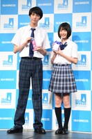 古川毅（SUPER★DRAGON）と池間夏海。