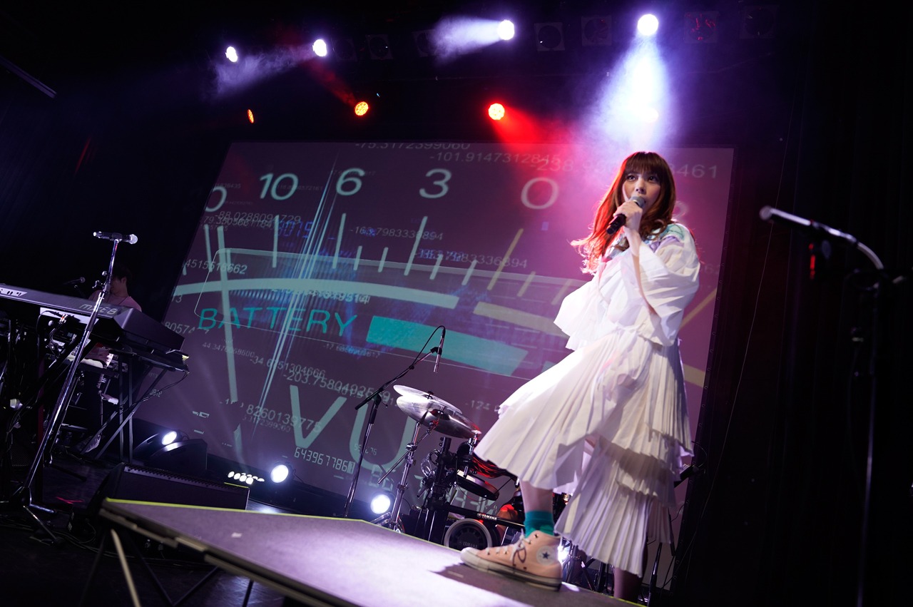 ましのみ「ぺっとぼとリテラシー～別途ほとばしるショータイムへようこそ～vol.1」の様子。（写真提供：ポニーキャニオン）