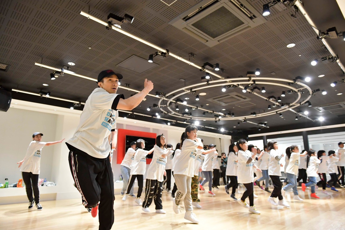 「ダンスで日本を元気に！夢の課外授業SPECIAL in仙台」の様子。