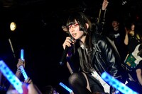 鏡るびい（撮影：岸田哲平）