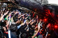 THE 夏の魔物「THE 夏の魔物 TOUR 2018 BANDの魔物」東京・下北沢SHELTER公演の様子。（撮影：岸田哲平）