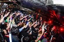 THE 夏の魔物「THE 夏の魔物 TOUR 2018 BANDの魔物」東京・下北沢SHELTER公演の様子。（撮影：岸田哲平）