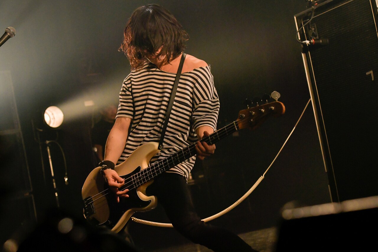 イワオリク（B / SIX LOUNGE）（撮影：古渓一道） - リーガル、Saucy