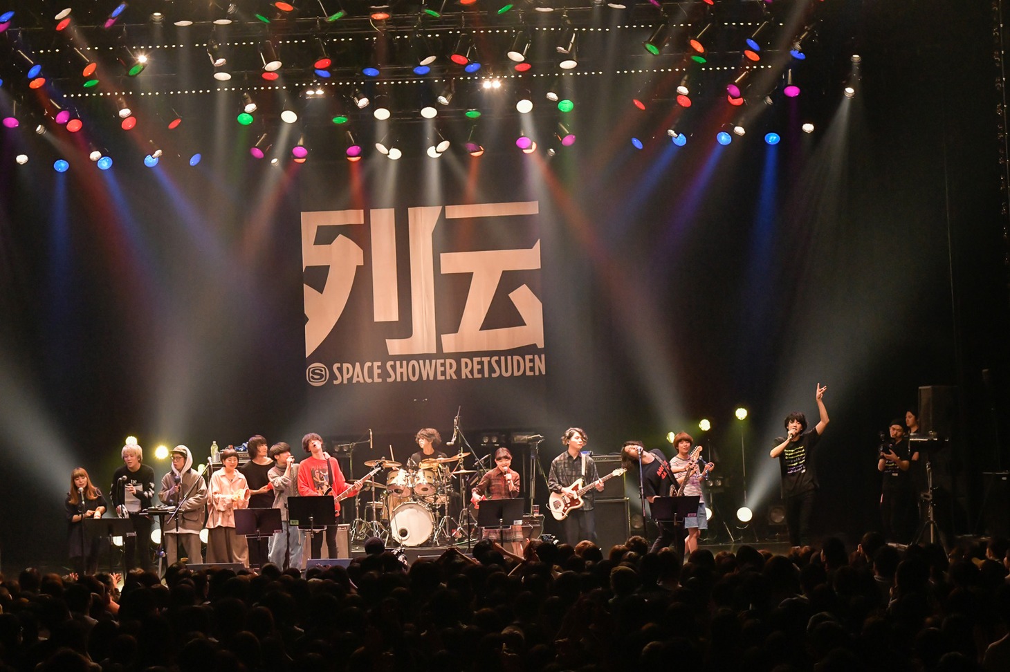 「スペースシャワー列伝 JAPAN TOUR 2018」東京・マイナビBLITZ赤坂公演でのアンコールの様子。（撮影：古渓一道）