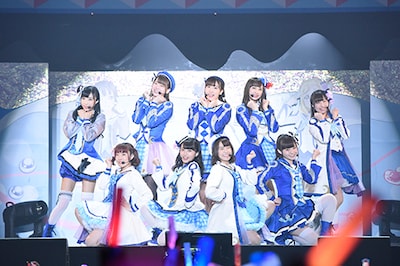 3月11日に行われたイベント「ラブライブ！サンシャイン!!Aqours クラブ活動 LIVE & FAN MEETING ～Landing action Yeah!!～」の様子。(c)2017 プロジェクトラブライブ！サンシャイン!!