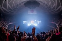 「打首獄門同好会 at 日本武道館」の様子。（Photo by HayachiN）