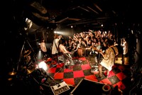 「cinema staff Presents 箱庭戦争 深淵のレディースデー」の様子。（撮影：石崎祥子）