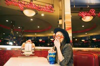 安室奈美恵「GIFT」より、大阪でのオフショット。