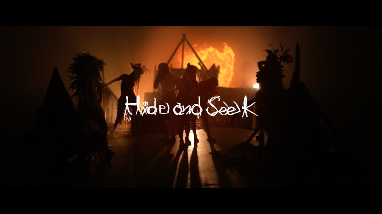 幽世テロルArchitect、炎が噴き出る奇祭で踊る「Hide and Seek」