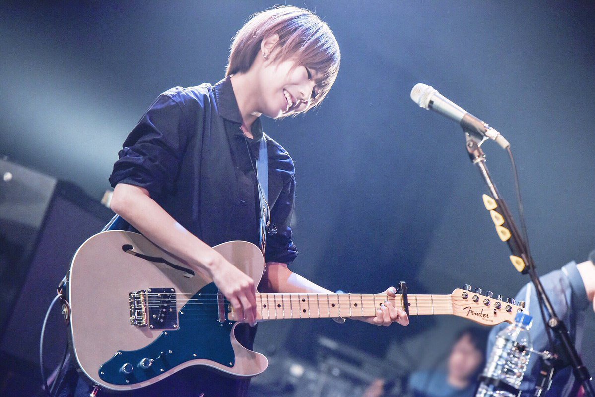 雫（Vo, G）（Photo by AZUSA TAKADA）