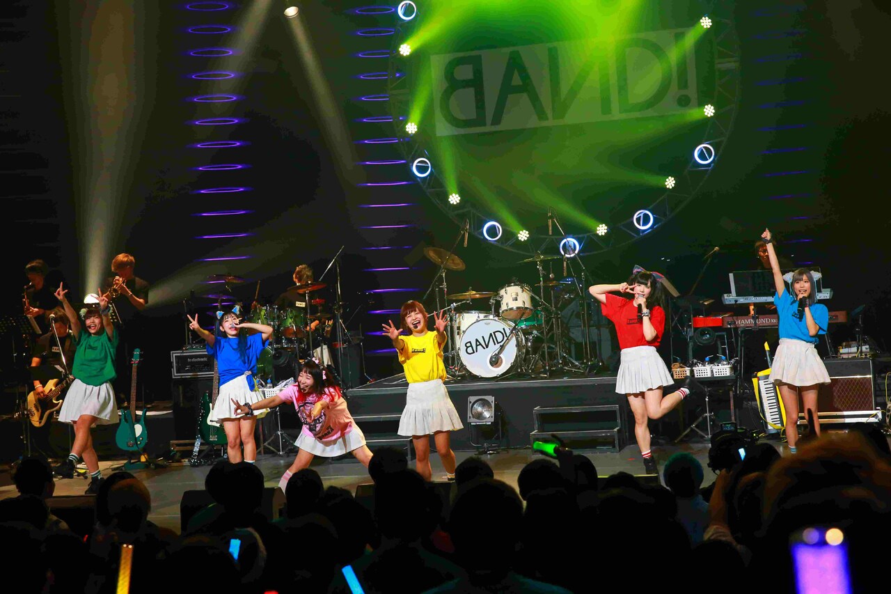 バンドじゃないもん！ホールワンマン映像をメンバーの生コメンタリー付きで