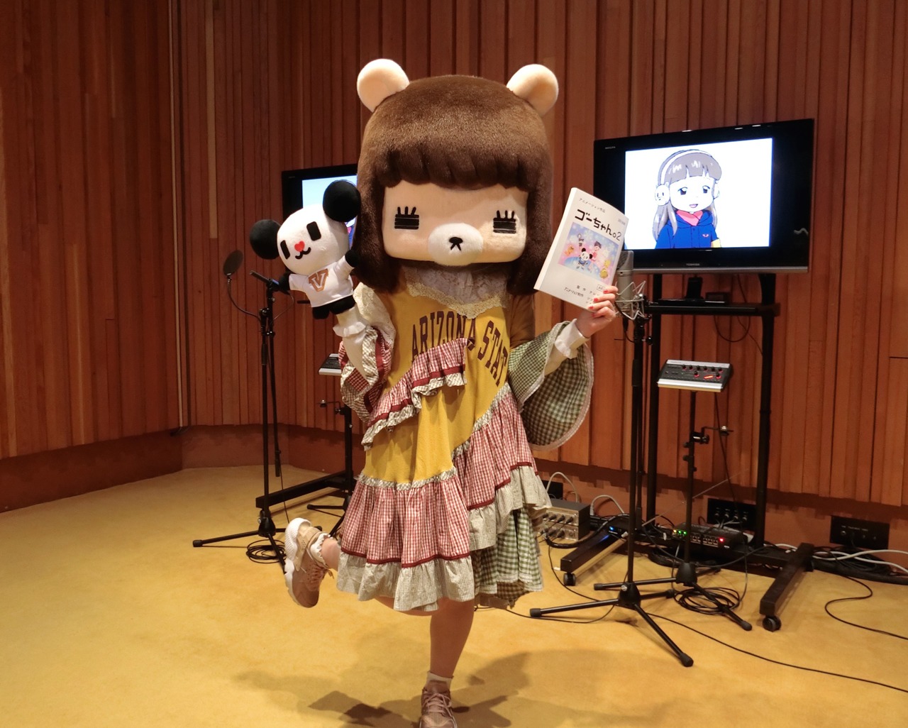アフレコ現場でのコレサワ。
