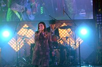 中嶋イッキュウ（左）と小籔千豊（右）。