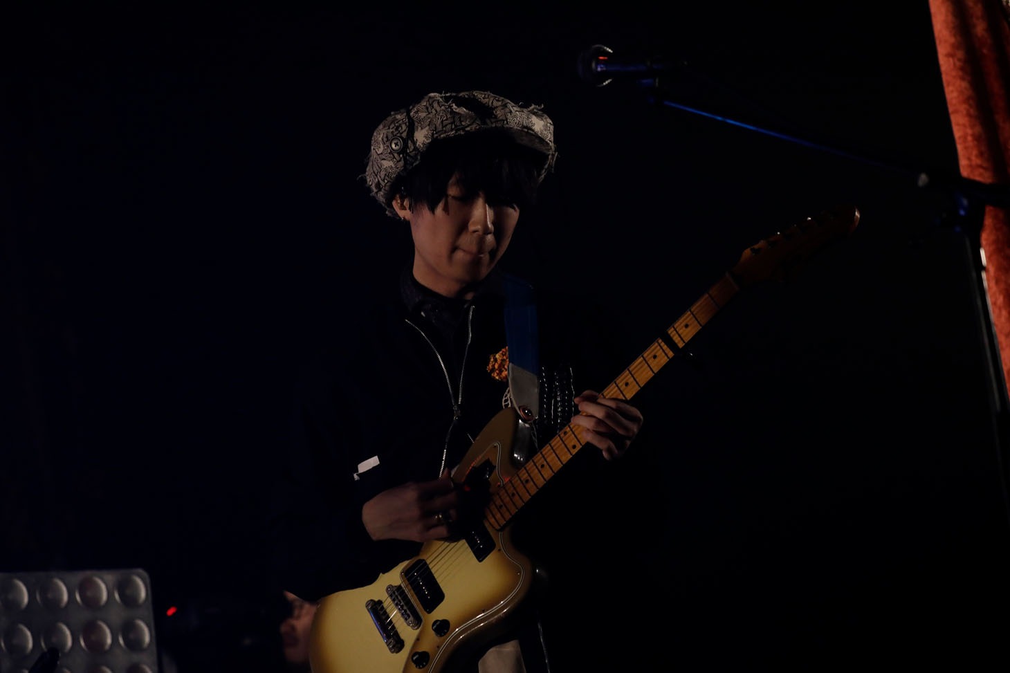川谷絵音