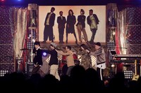 ジェニーハイの初ライブの様子。