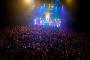「ヤバイTシャツ屋さん "Galaxy of the Tank-top" TOUR 2018 ～追加ワンマン公演～」大阪・Zepp Osaka Baysideの様子。（Photo by KEIJU）